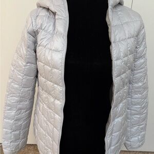 NWOT Uniqlo Ultra Light Down women’s silver Jacket packable puffer coat